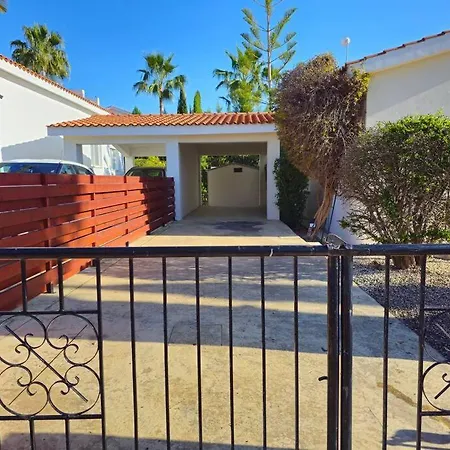 & Pool 3 Bedrooms 2 Minutes From The Maa