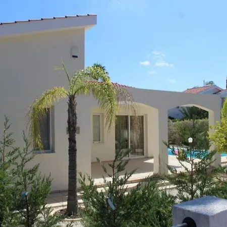 & Pool 3 Bedrooms 2 Minutes From The Maa