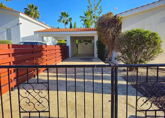 & Pool 3 Bedrooms 2 Minutes From The Maa