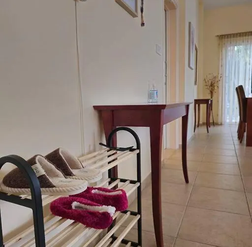 & Pool 3 Bedrooms 2 Minutes From The