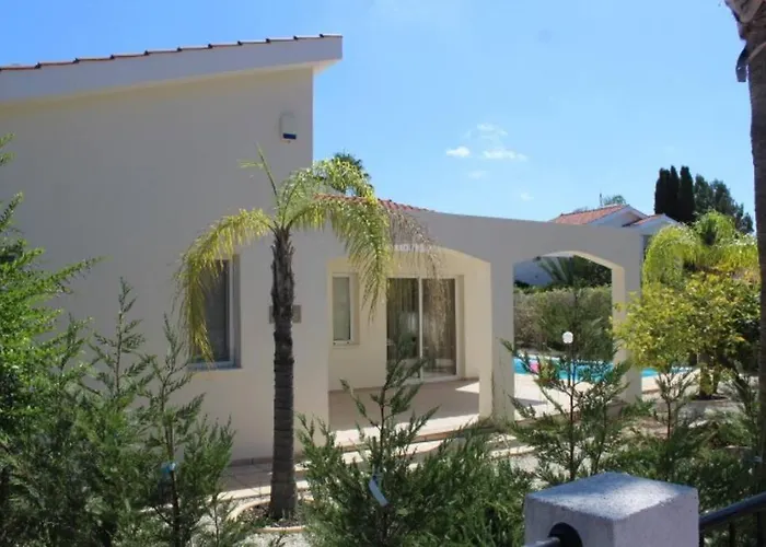 & Pool 3 Bedrooms 2 Minutes From The Maa